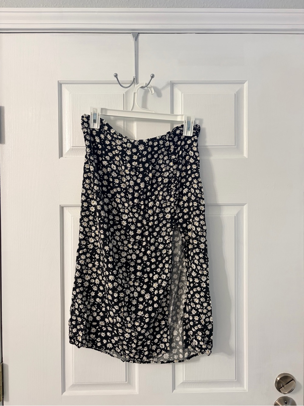 Divided Floral Print A-Line Skirt - Black & White